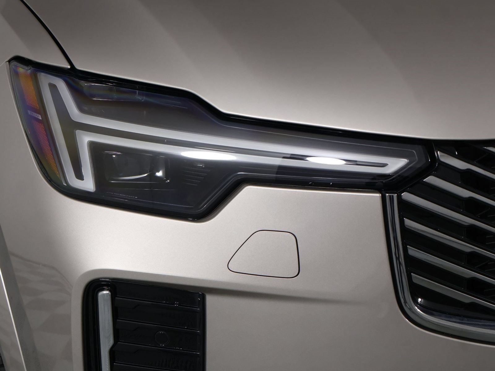 New 2026 Volvo XC90 T8 Plus w/ Protection Package Premier AWD/4WD image 14