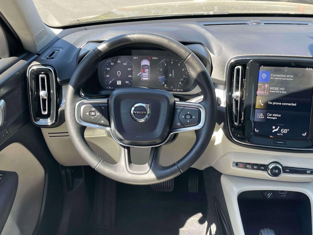Used 2019 Volvo XC40 T5 Momentum AWD/4WD image 14
