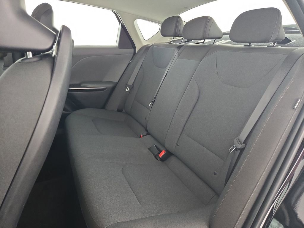 Used 2025 Kia K4 LXS image 29