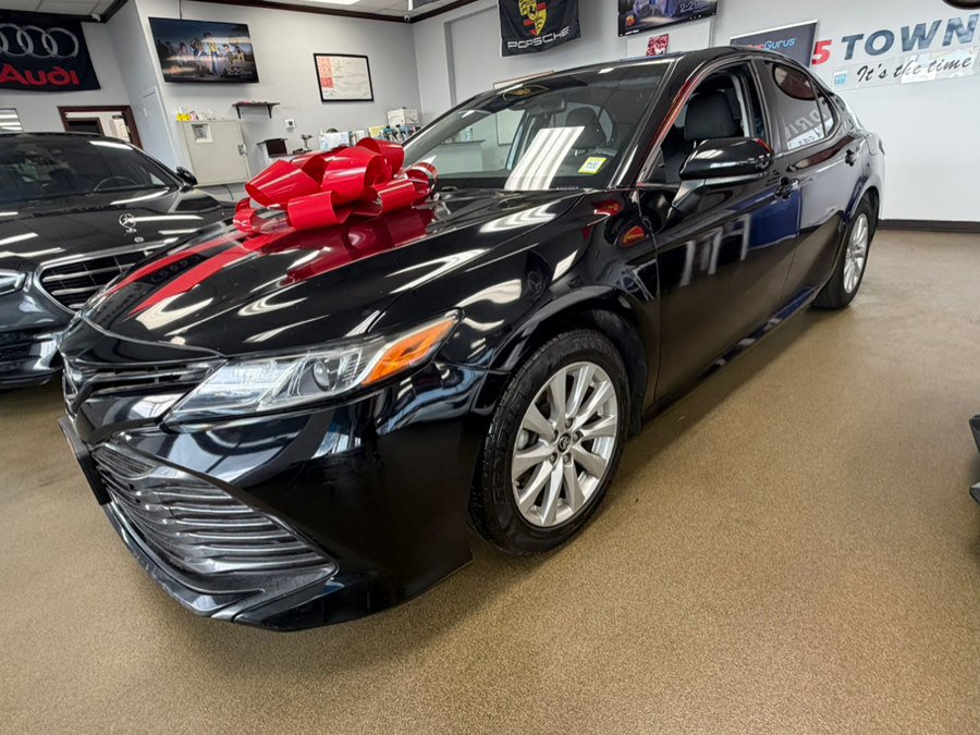 Used 2018 Toyota Camry LE FWD image 5