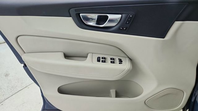 Used 2023 Volvo XC60 B5 Plus w/ Climate Package image 34