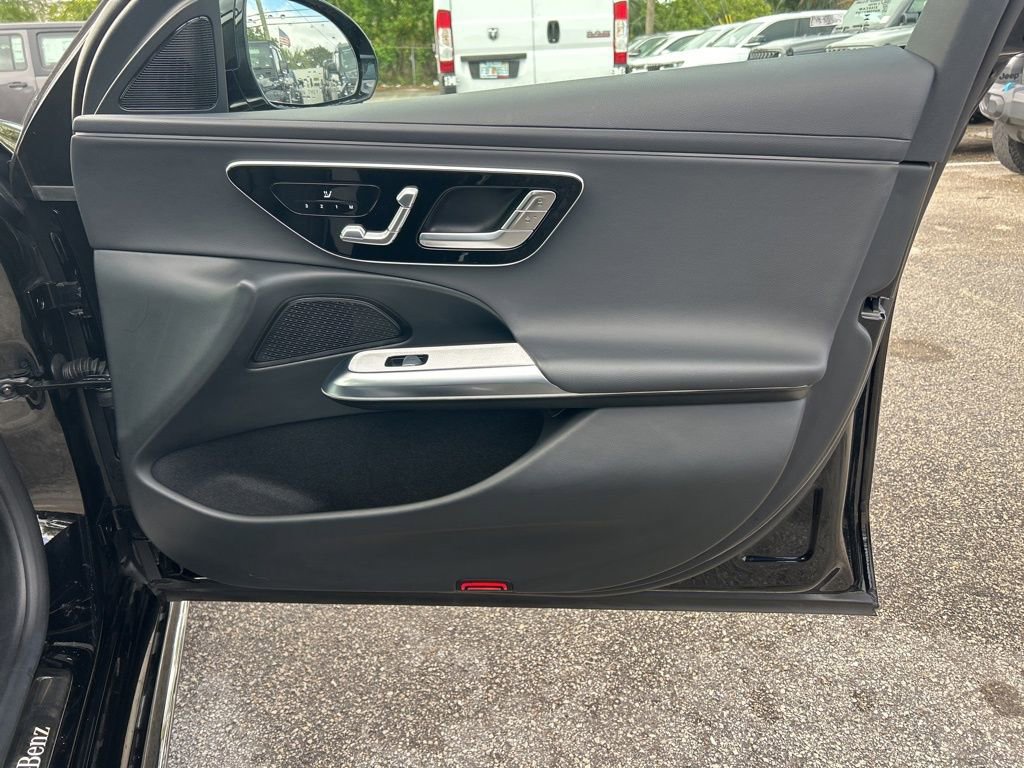 Used 2025 Mercedes-Benz E 350 Sedan image 16