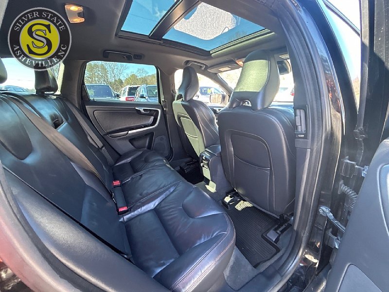 Used 2015 Volvo XC60 T5 Platinum w/ Climate Package FWD image 18