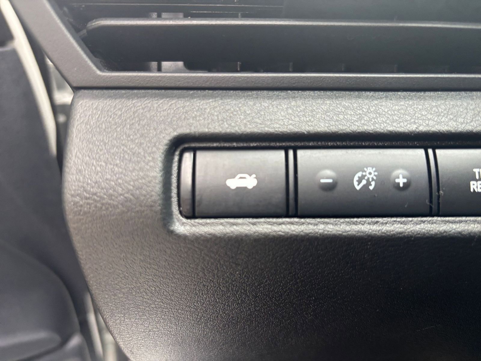 Used 2025 Nissan Altima 2.5 SV FWD image 23