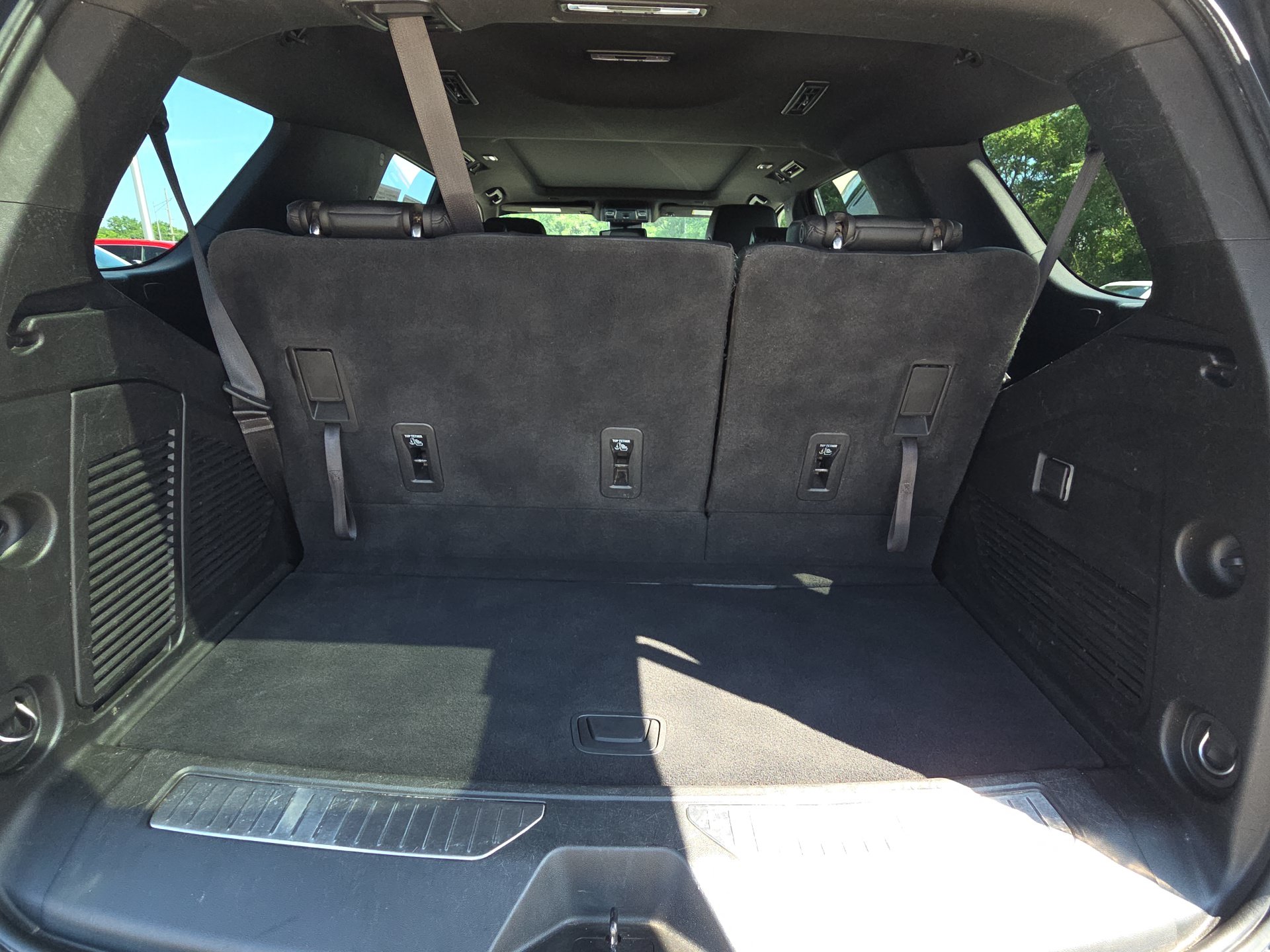 Used 2023 Chevrolet Tahoe Z71 AWD/4WD image 34