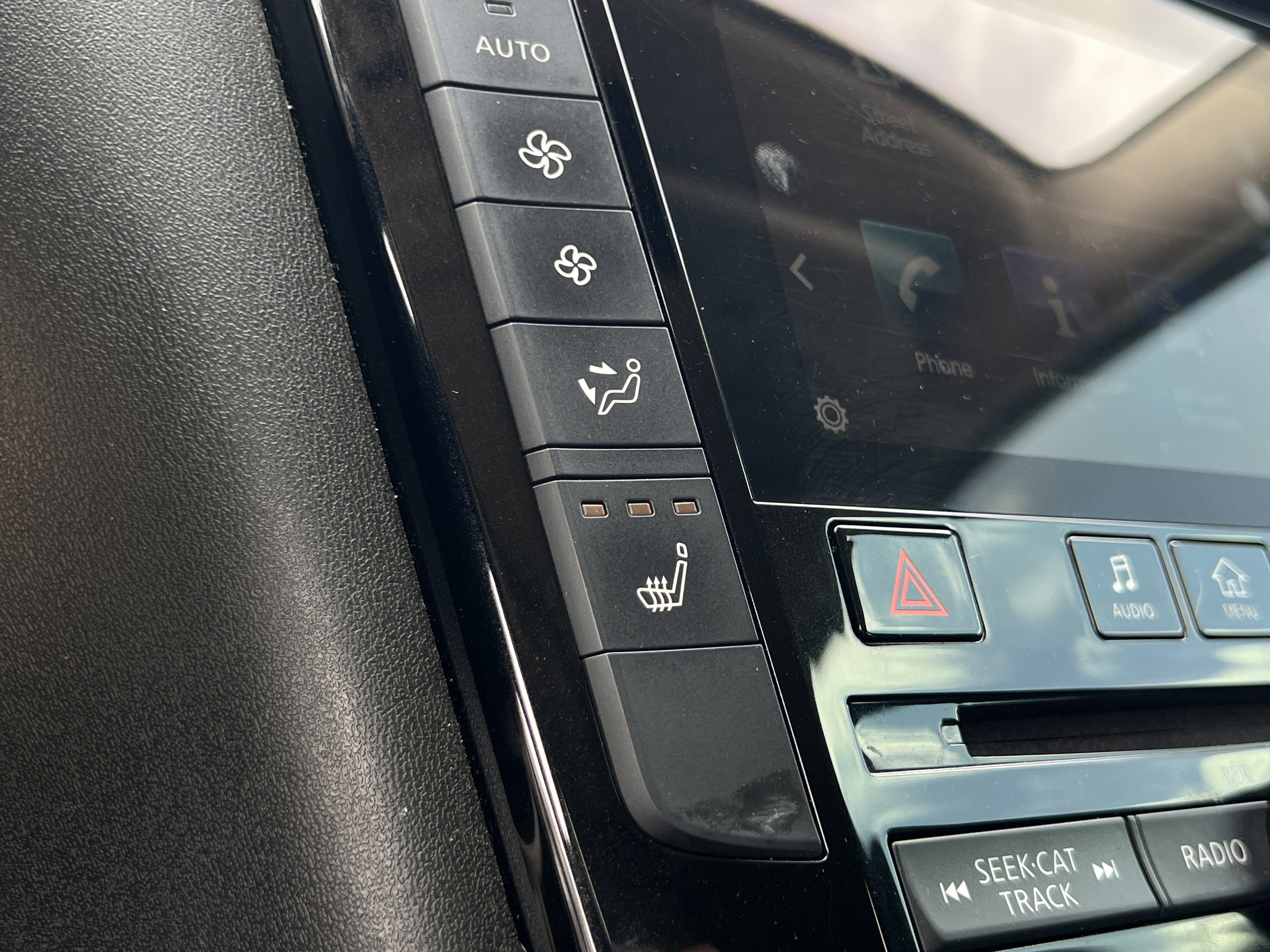 Used 2019 INFINITI QX50 Essential w/ Premium Heat Package image 23