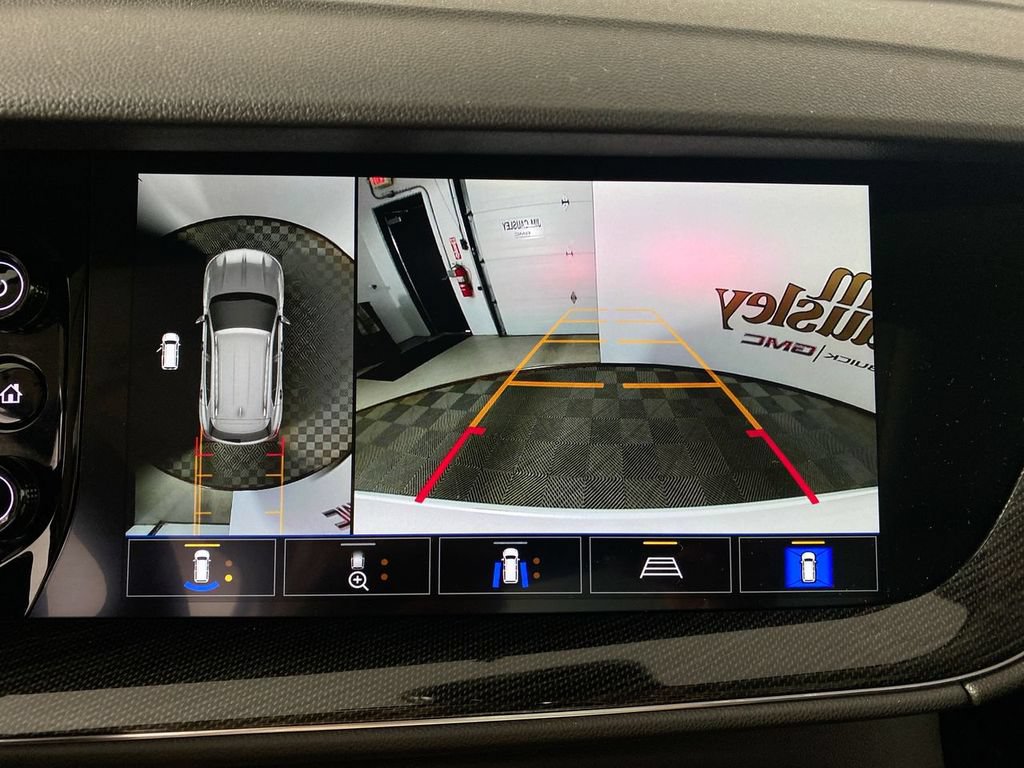 Certified 2023 Buick Envision Essence w/ Technology Package I AWD/4WD image 17