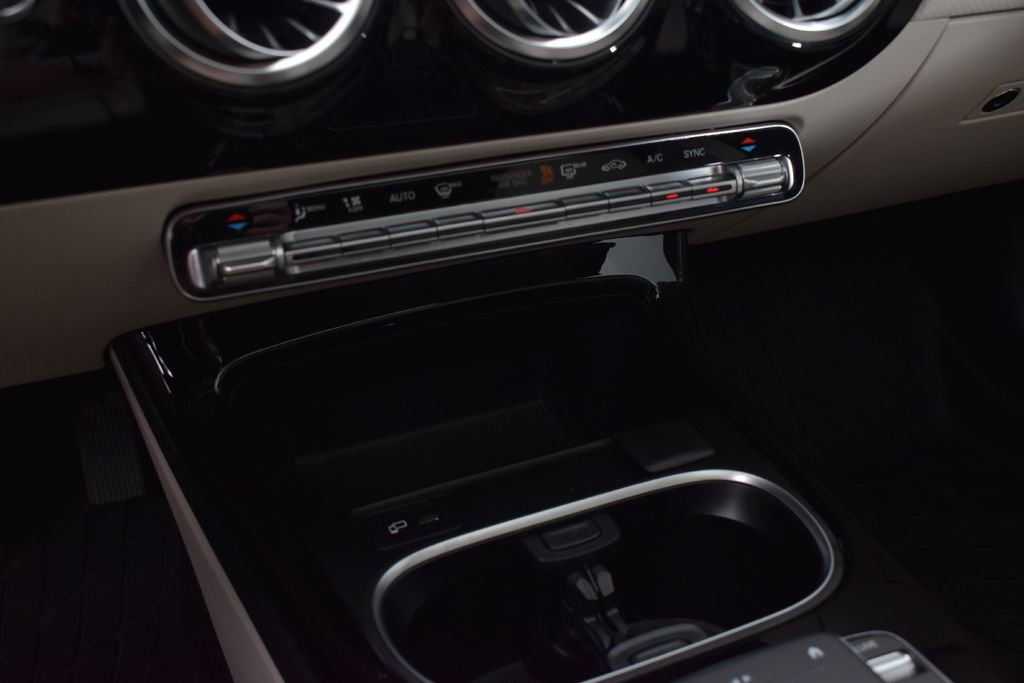 Used 2023 Mercedes-Benz CLA 250 4MATIC image 19