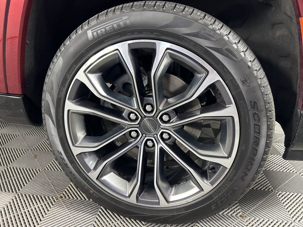 Used 2023 Jeep Grand Wagoneer Series III image 5