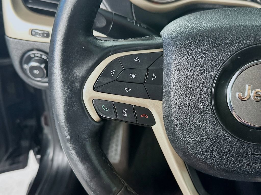 Used 2016 Jeep Cherokee Limited image 24