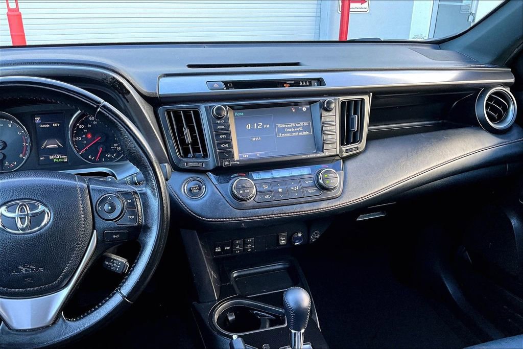 Used 2018 Toyota RAV4 SE w/ Advanced Technology Package image 9