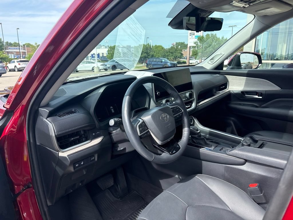 Used 2024 Toyota Grand Highlander AWD image 10