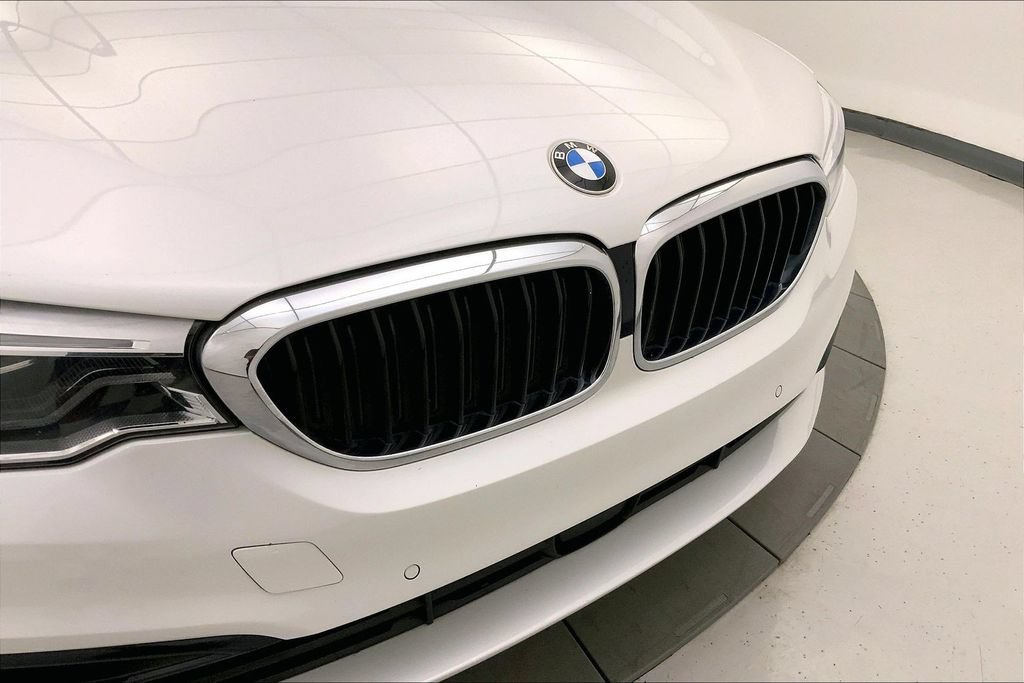 Used 2019 BMW 540i w/ Executive Package RWD image 29