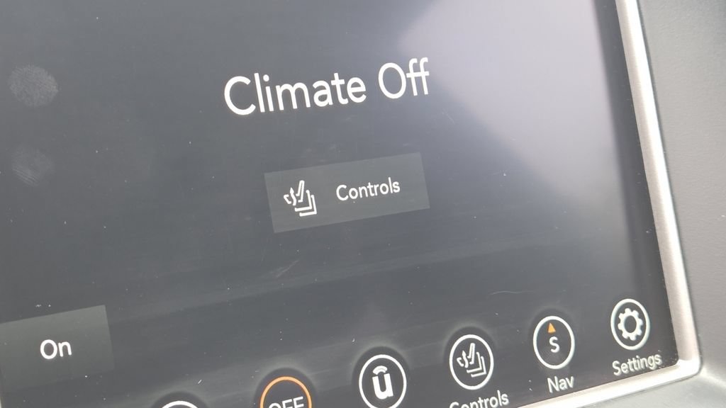 Used 2018 Jeep Grand Cherokee Altitude AWD/4WD image 22