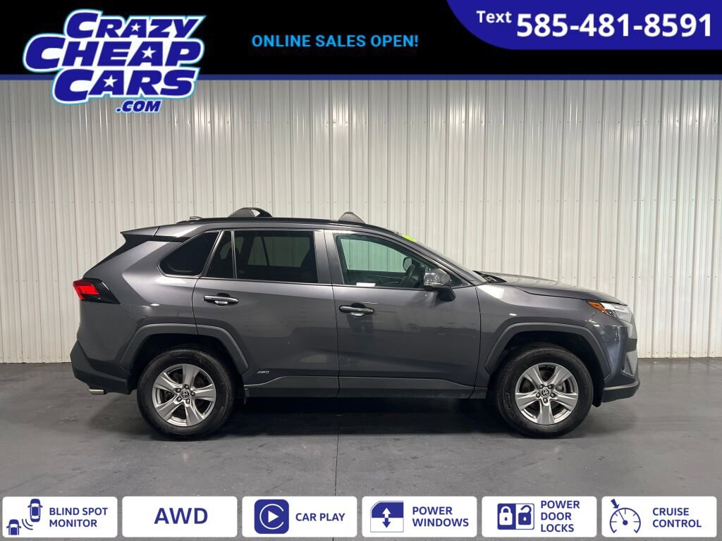 Used 2024 Toyota RAV4 XLE image 1