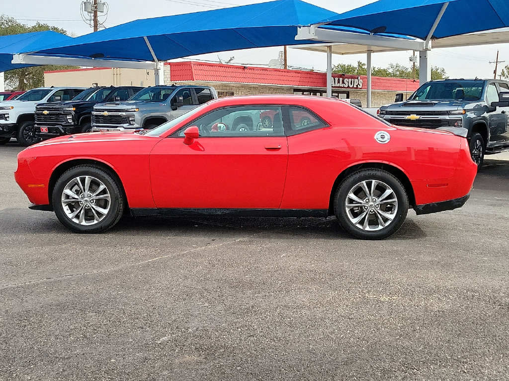 Used 2023 Dodge Challenger SXT AWD/4WD image 2