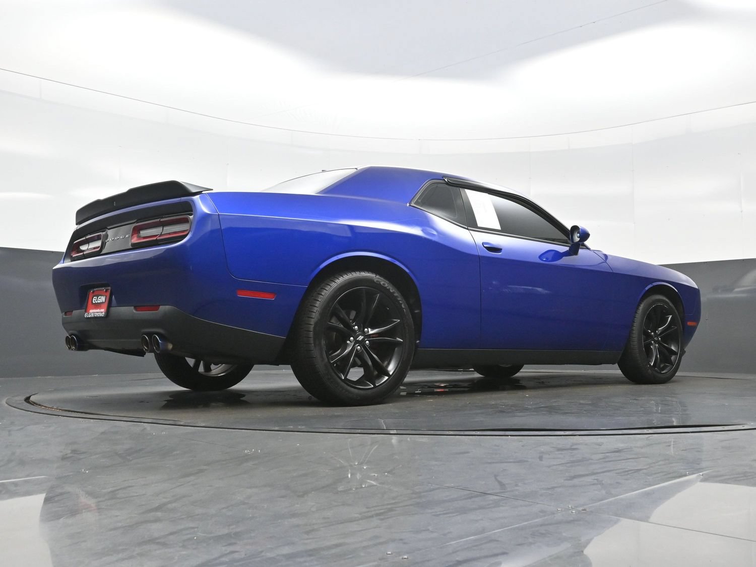 Used 2018 Dodge Challenger SXT w/ Blacktop Package RWD image 31