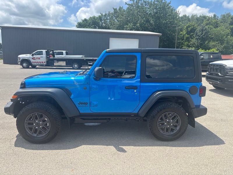 Used 2026 Jeep Wrangler Sport AWD/4WD image 6