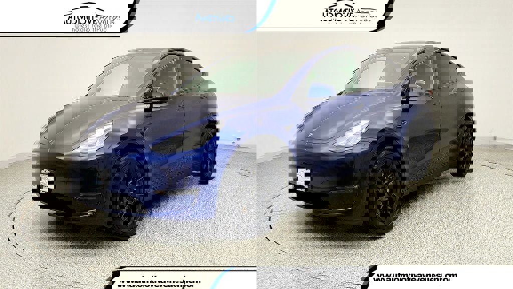 Used 2023 Tesla Model Y AWD image 1