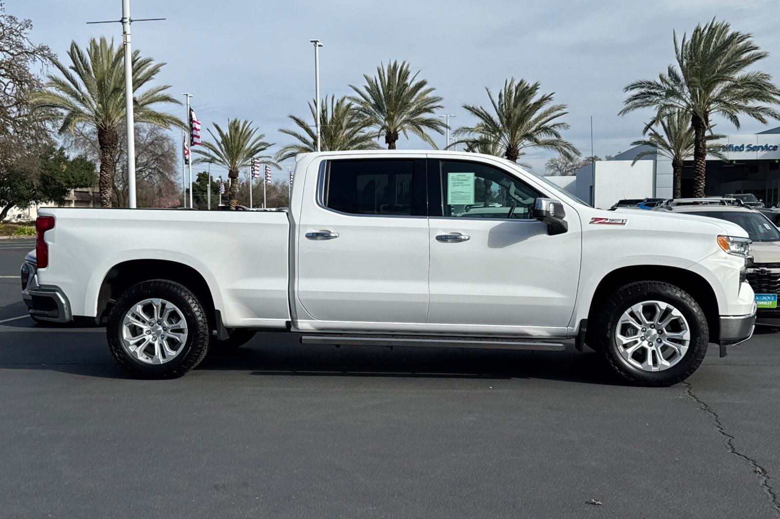 Used 2023 Chevrolet Silverado 1500 LTZ image 2