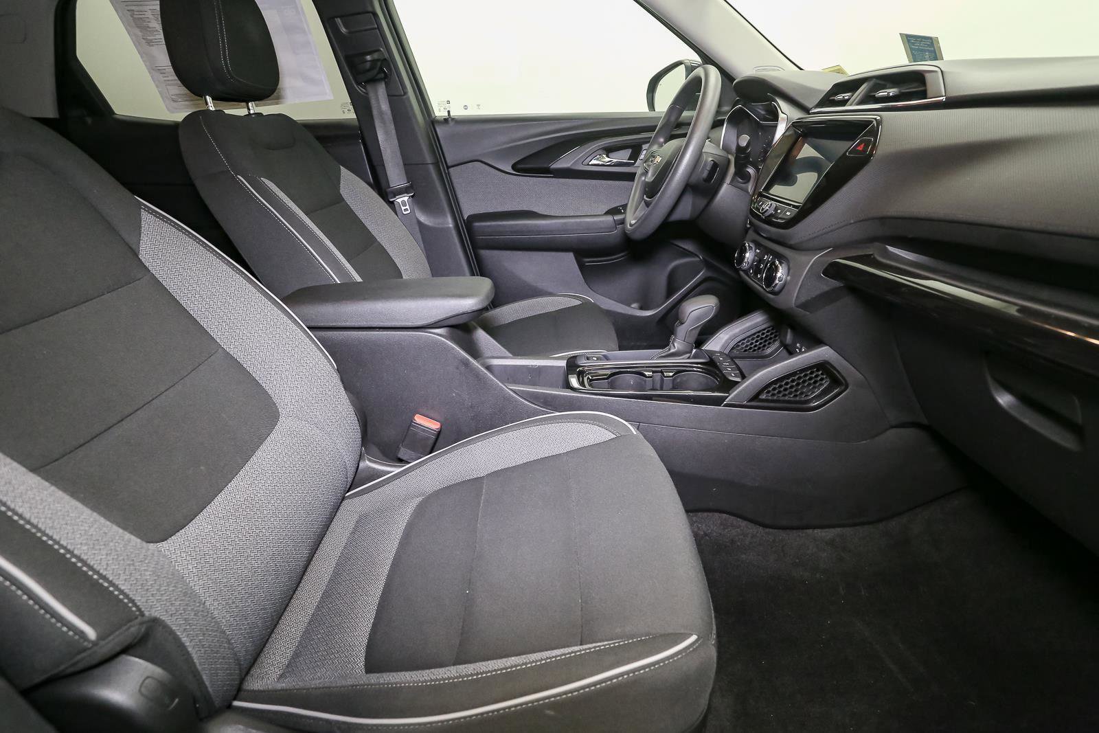 Used 2021 Chevrolet TrailBlazer LT w/ Convenience Package image 18