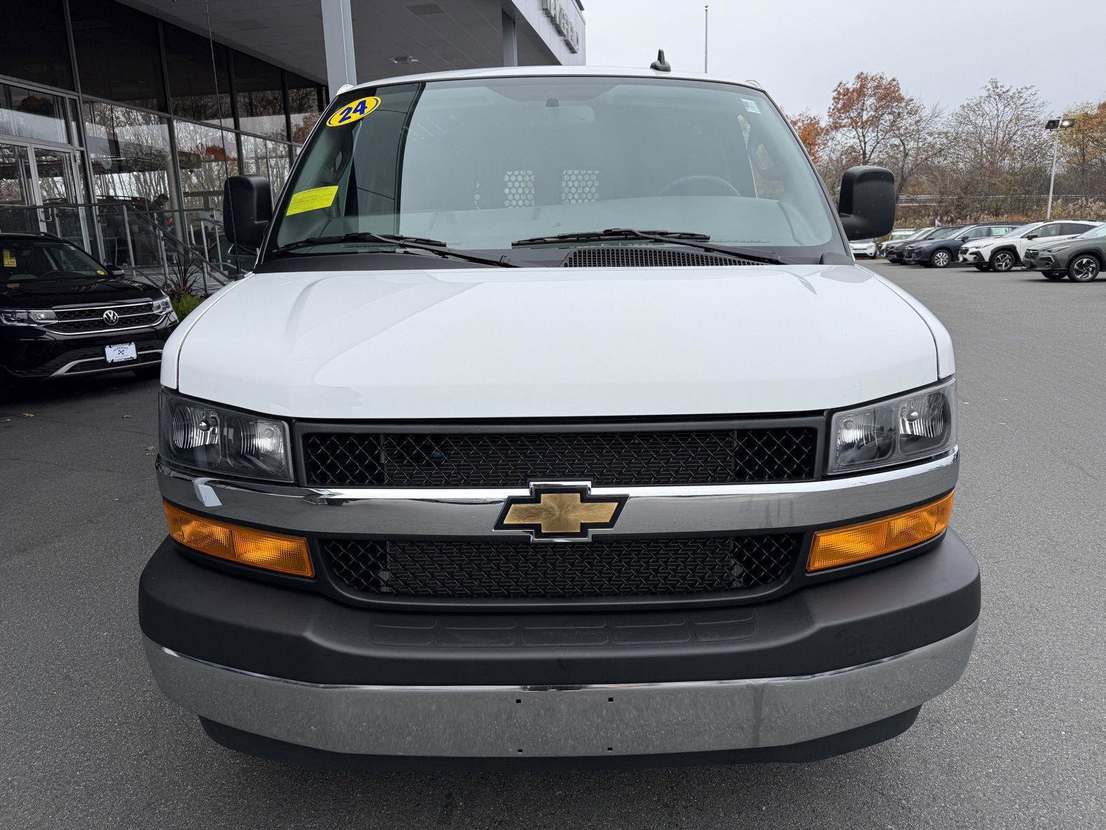 Used 2024 Chevrolet Express 2500 w/ Driver Convenience Package image 8