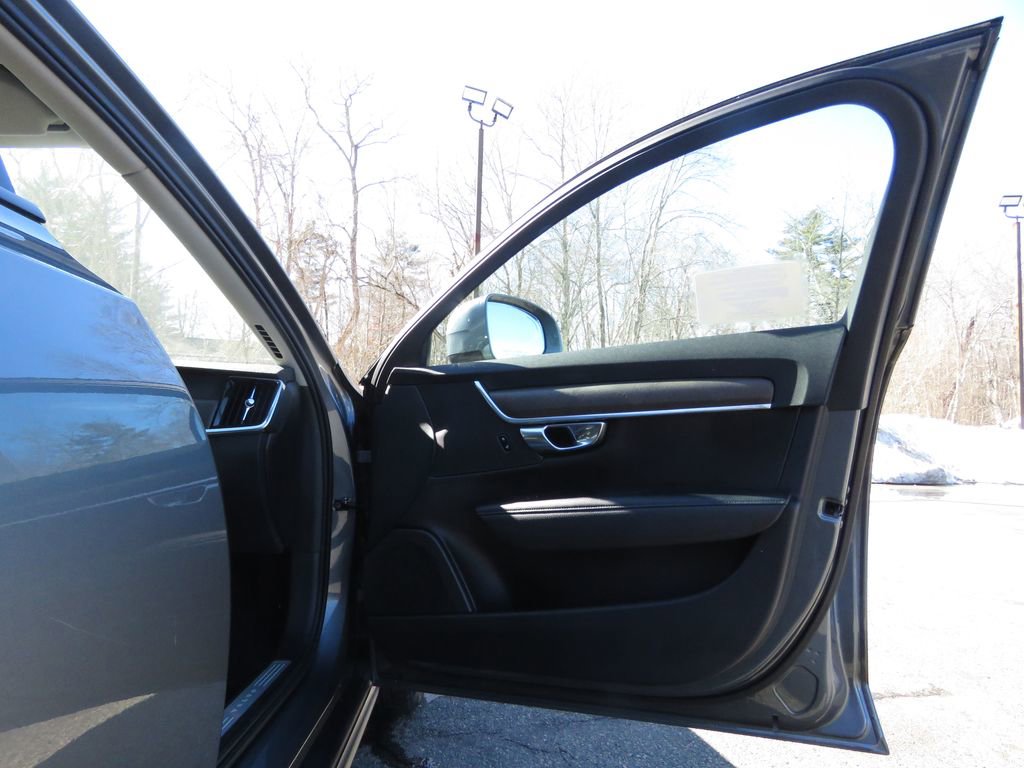 Used 2018 Volvo V90 T5 Cross Country w/ Convenience Package AWD/4WD image 12