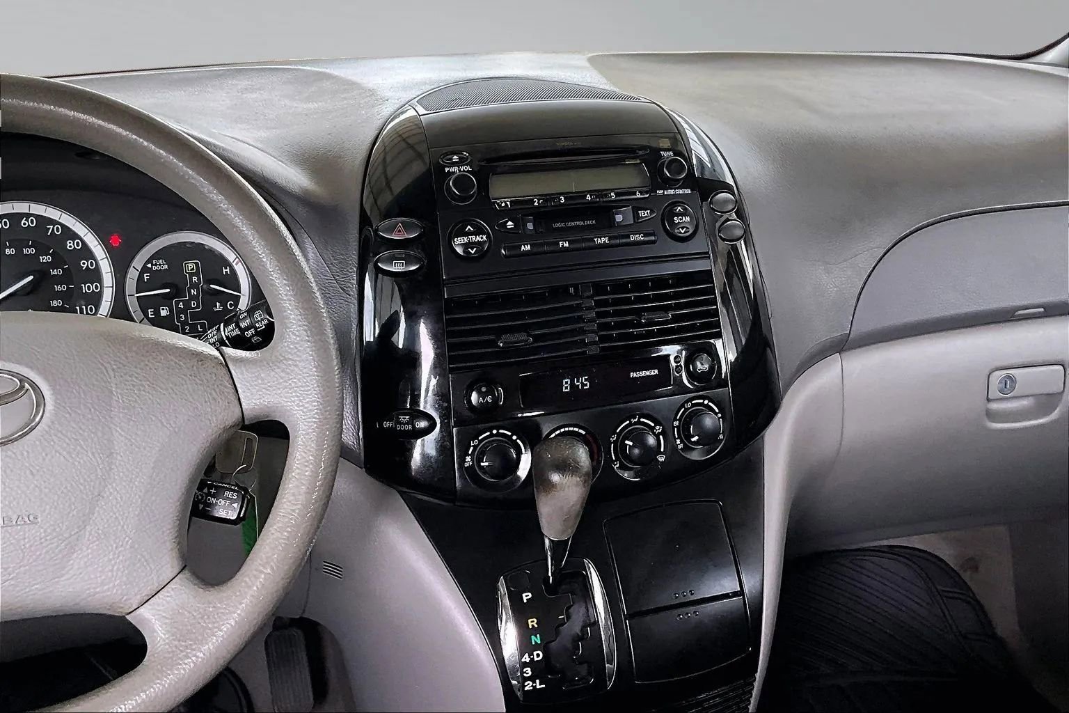 Used 2004 Toyota Sienna FWD image 9