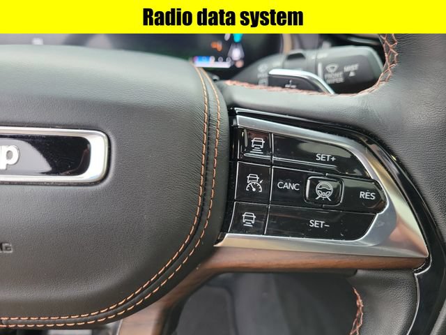 Used 2022 Jeep Grand Cherokee Summit w/ Luxury Tech Group V AWD/4WD image 12