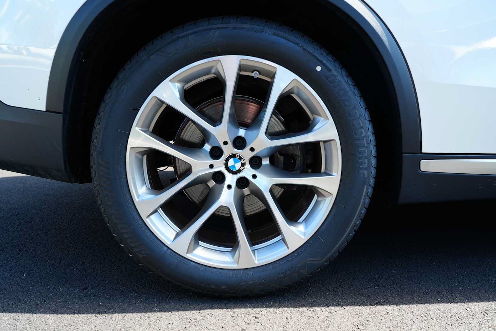 Used 2023 BMW X5 xDrive40i w/ Climate Comfort Package AWD/4WD image 8