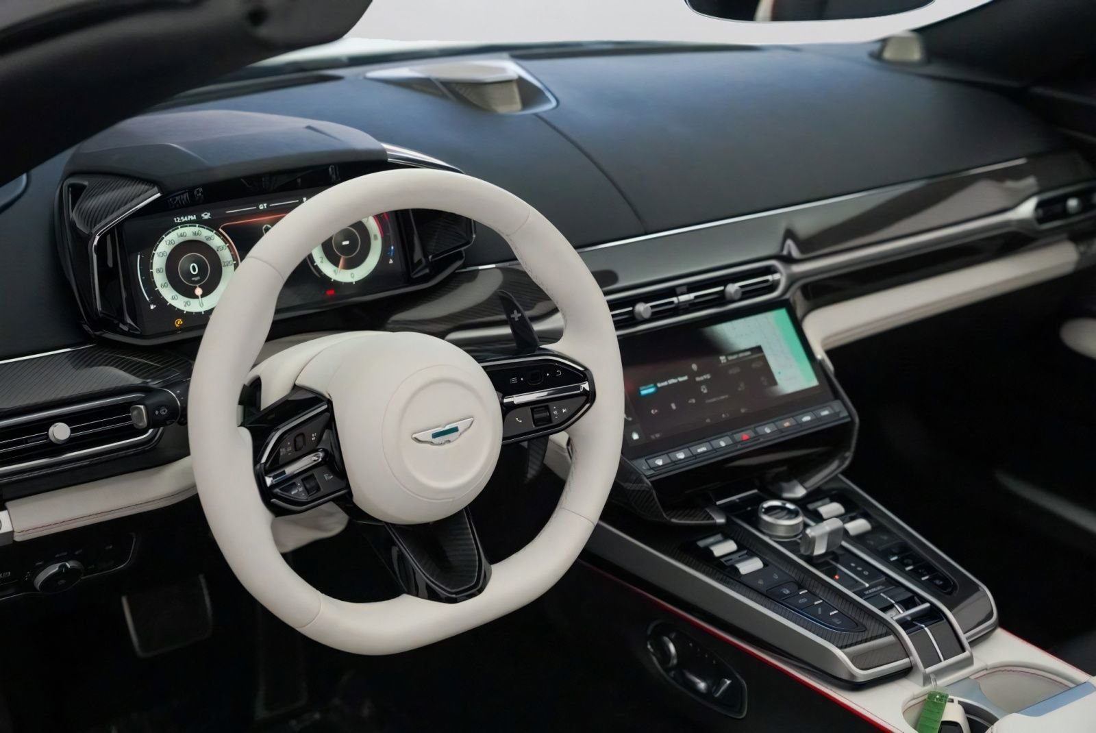 New 2026 Aston Martin Vanquish Convertible RWD image 11