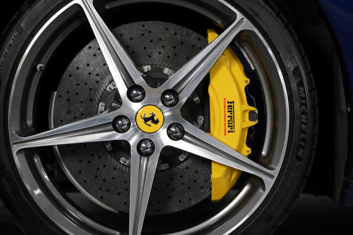 Used 2015 Ferrari 458 Spider RWD image 19