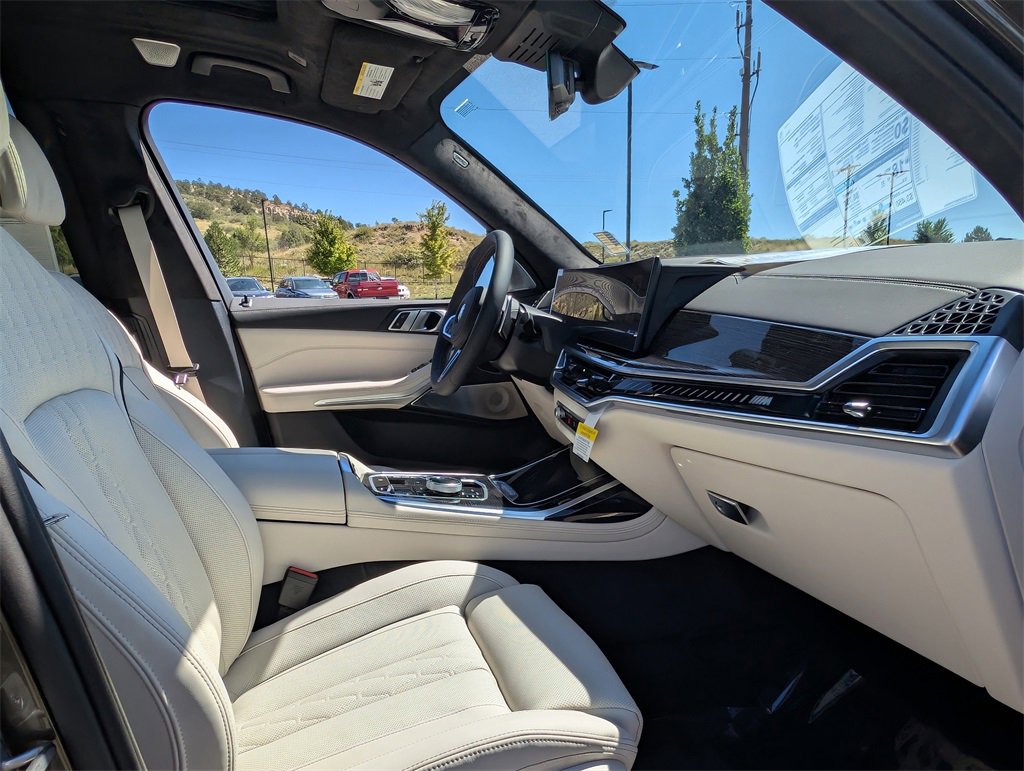 New 2026 BMW X7 M60i image 22