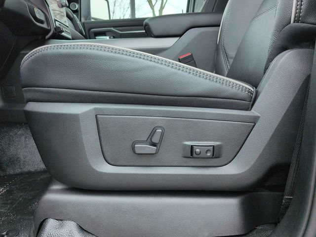 New 2026 RAM 5500 4x4 Crew Cab w/ Laramie Trim Package image 19