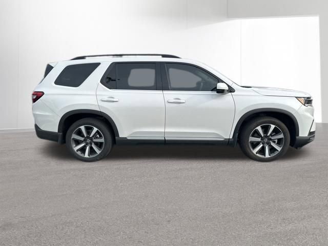 Used 2023 Honda Pilot Touring image 3
