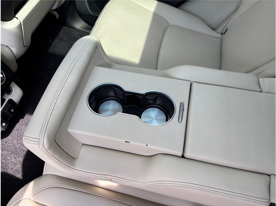 Used 2018 Land Rover Range Rover image 43