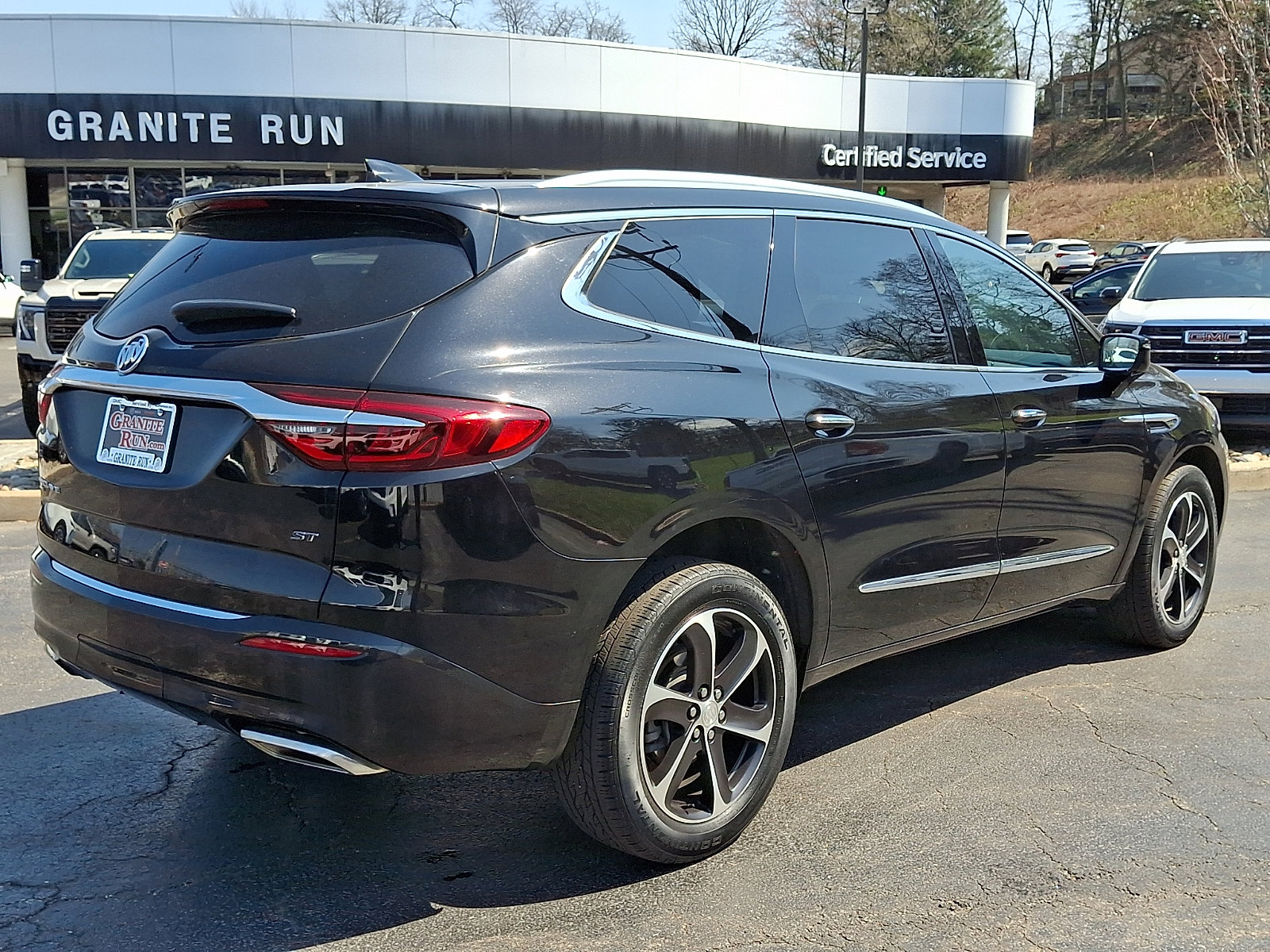 Used 2021 Buick Enclave Essence w/ Sport Touring Edition image 6