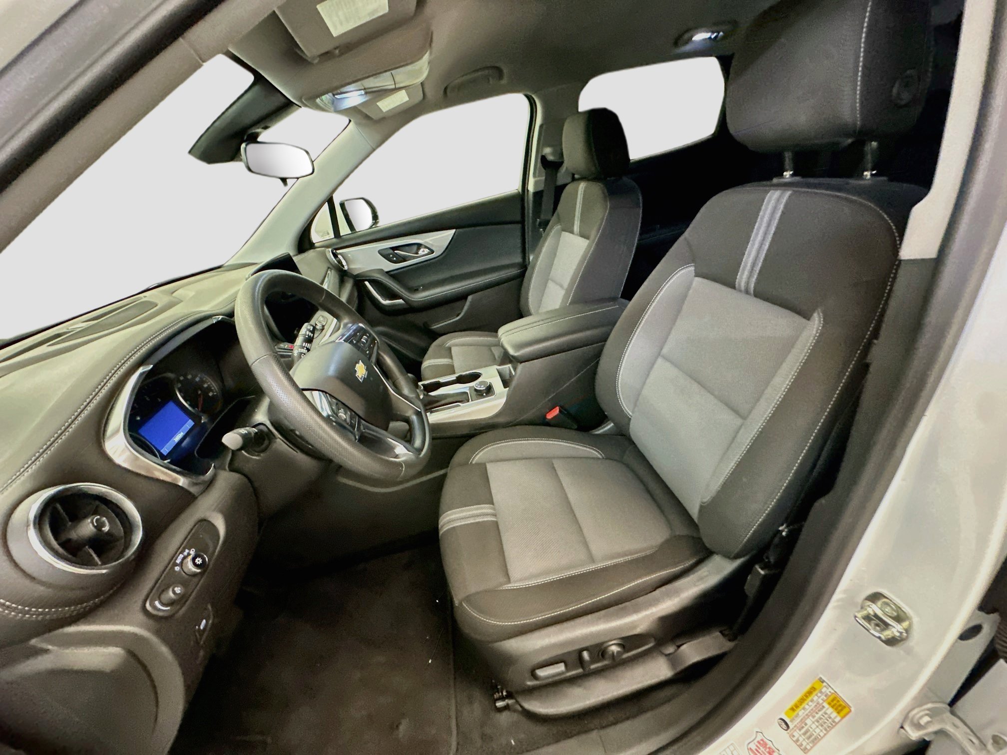 Used 2025 Chevrolet Blazer LT AWD/4WD image 13