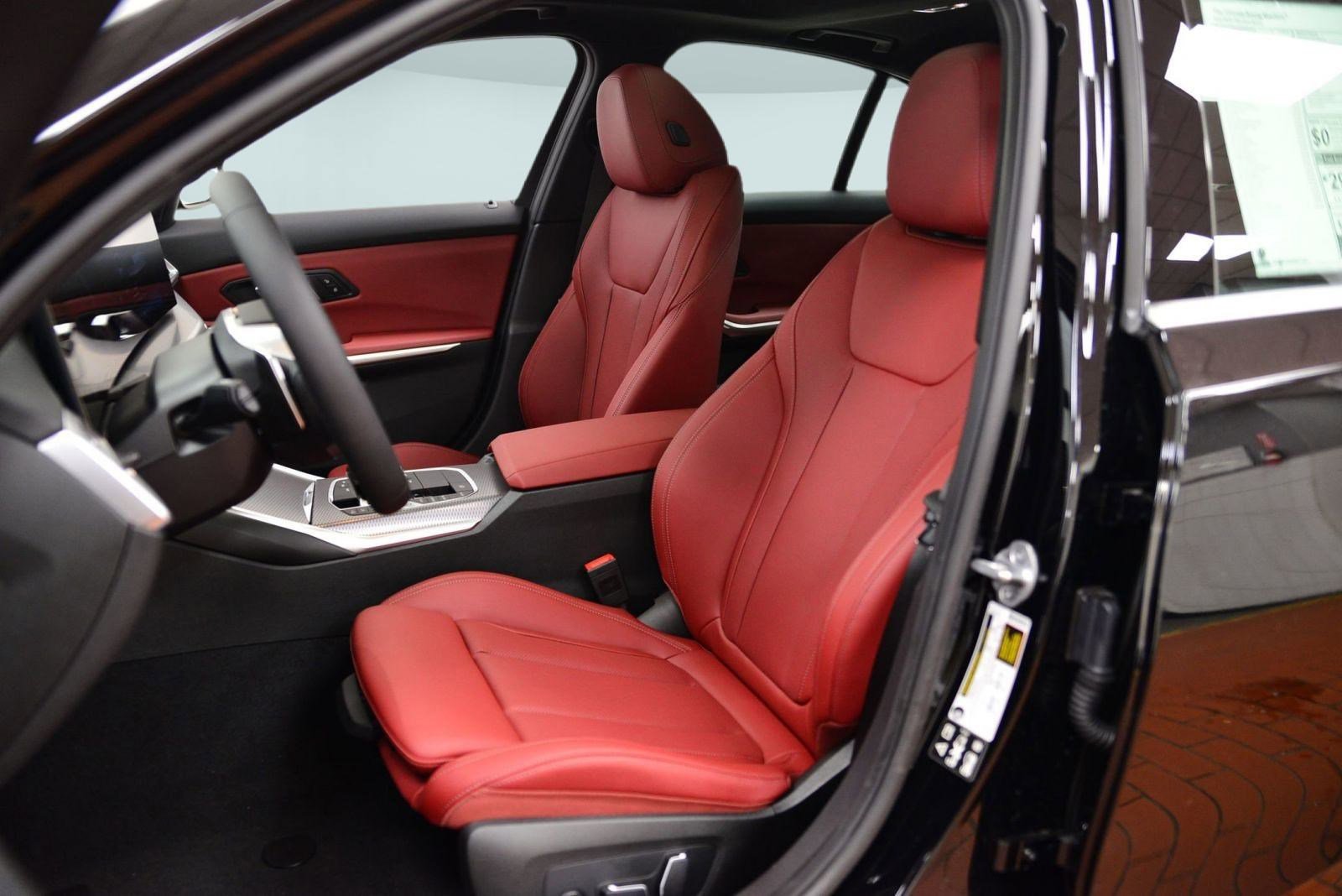 Used 2025 BMW 330i xDrive Sedan w/ Premium Package image 5