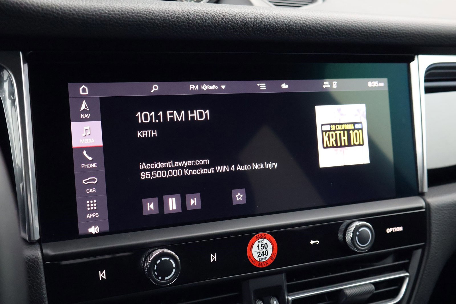 Certified 2025 Porsche Macan image 17