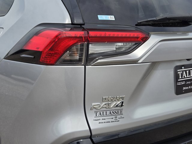 Used 2020 Toyota RAV4 XSE w/ XSE Grade Weather Package AWD/4WD image 9
