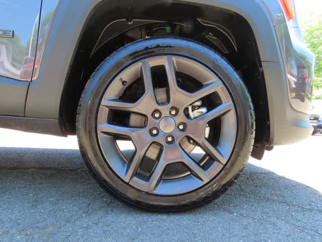 Used 2021 Jeep Renegade Latitude AWD/4WD image 9