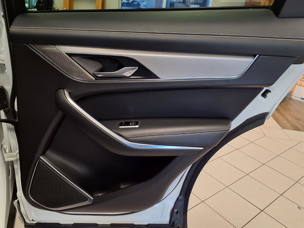 Used 2024 Jaguar F-PACE R-Dynamic S image 13