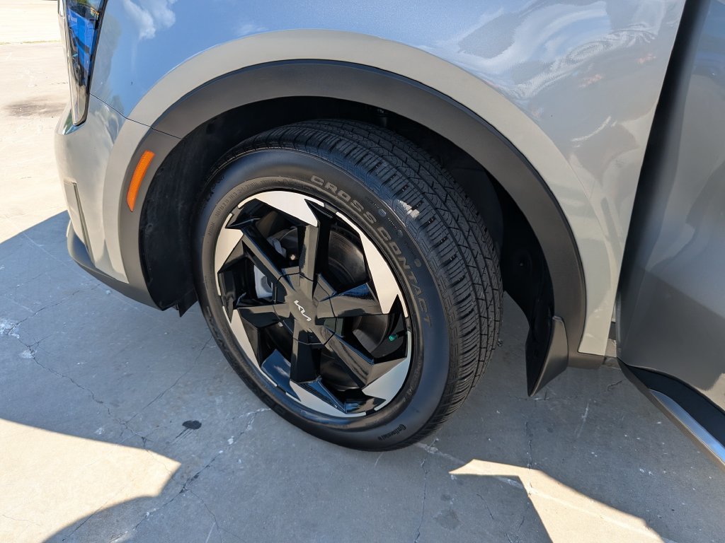 Certified 2025 Kia Sorento EX FWD image 40