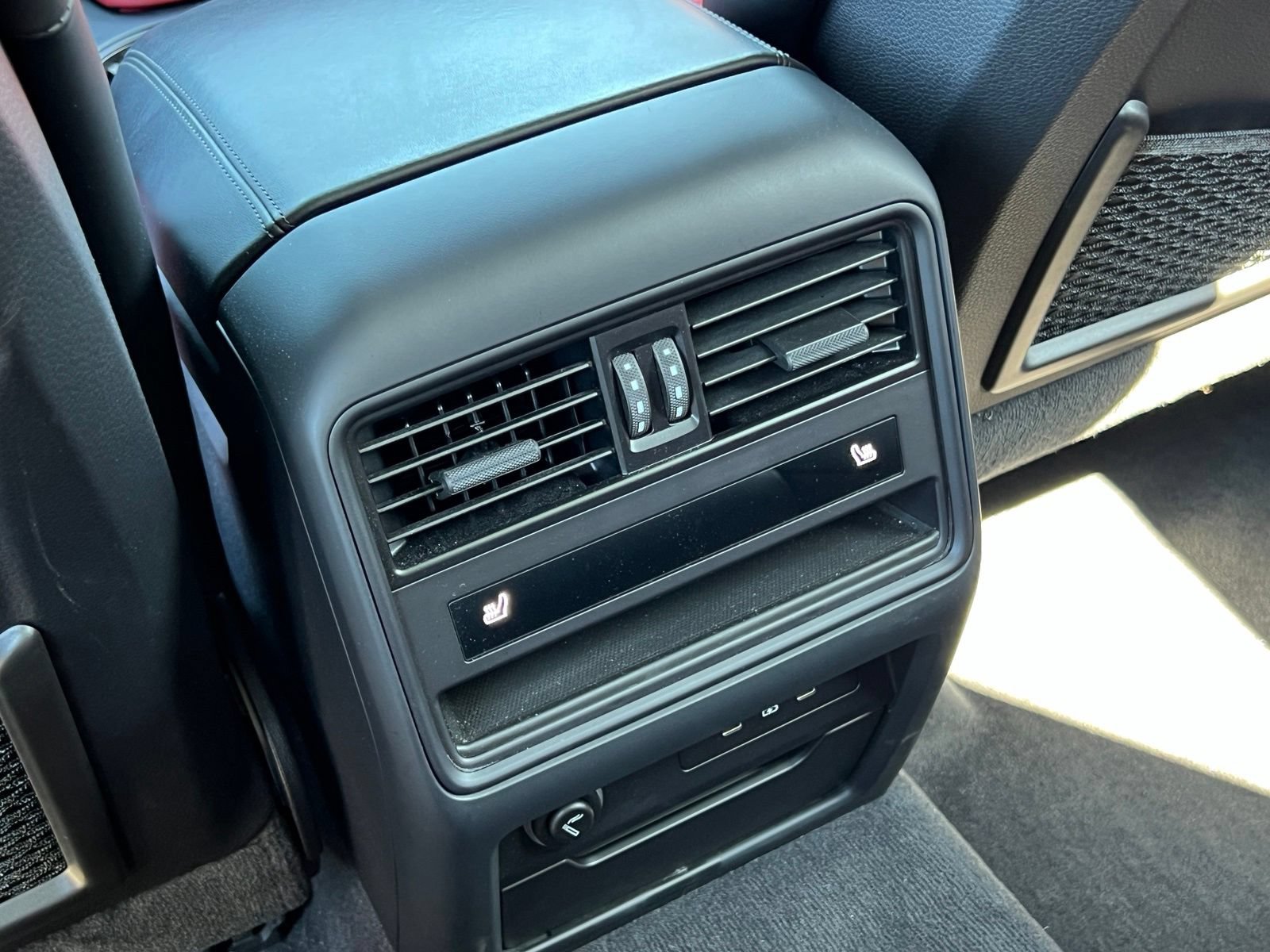 Certified 2024 Porsche Cayenne S AWD/4WD image 19
