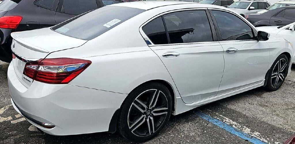 Used 2016 Honda Accord Sport image 13