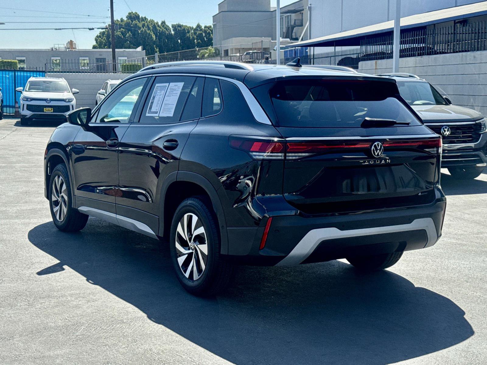 Certified 2025 Volkswagen Tiguan S AWD/4WD image 3