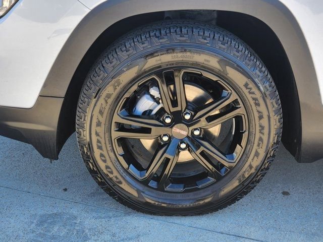 Used 2024 GMC Terrain AT4 w/ Tech Package image 17