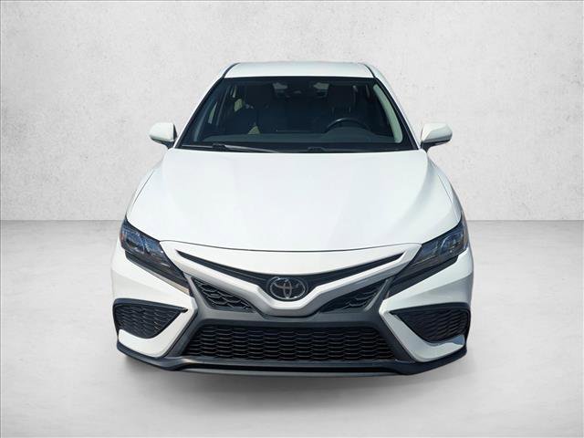 Used 2022 Toyota Camry SE image 2