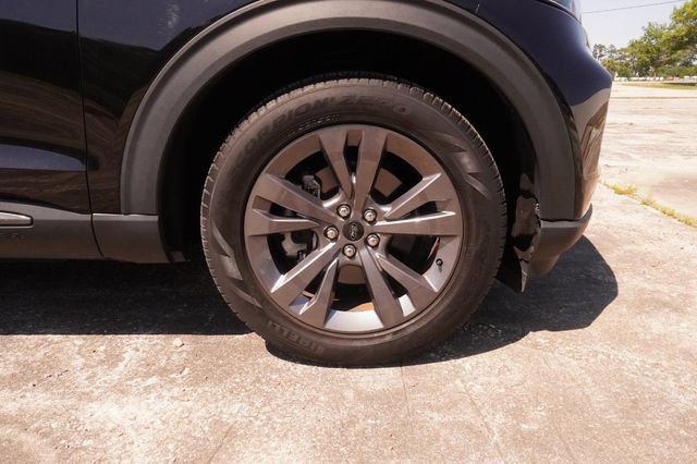 Used 2023 Ford Explorer XLT w/ Equipment Group 202A RWD image 34